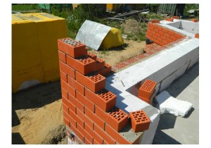 Строительство дома из кирпича и блоков